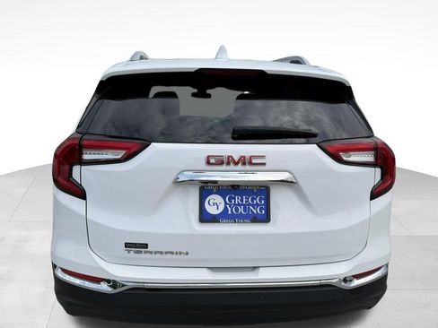 Used 2024 GMC Terrain SLT FWD image 4