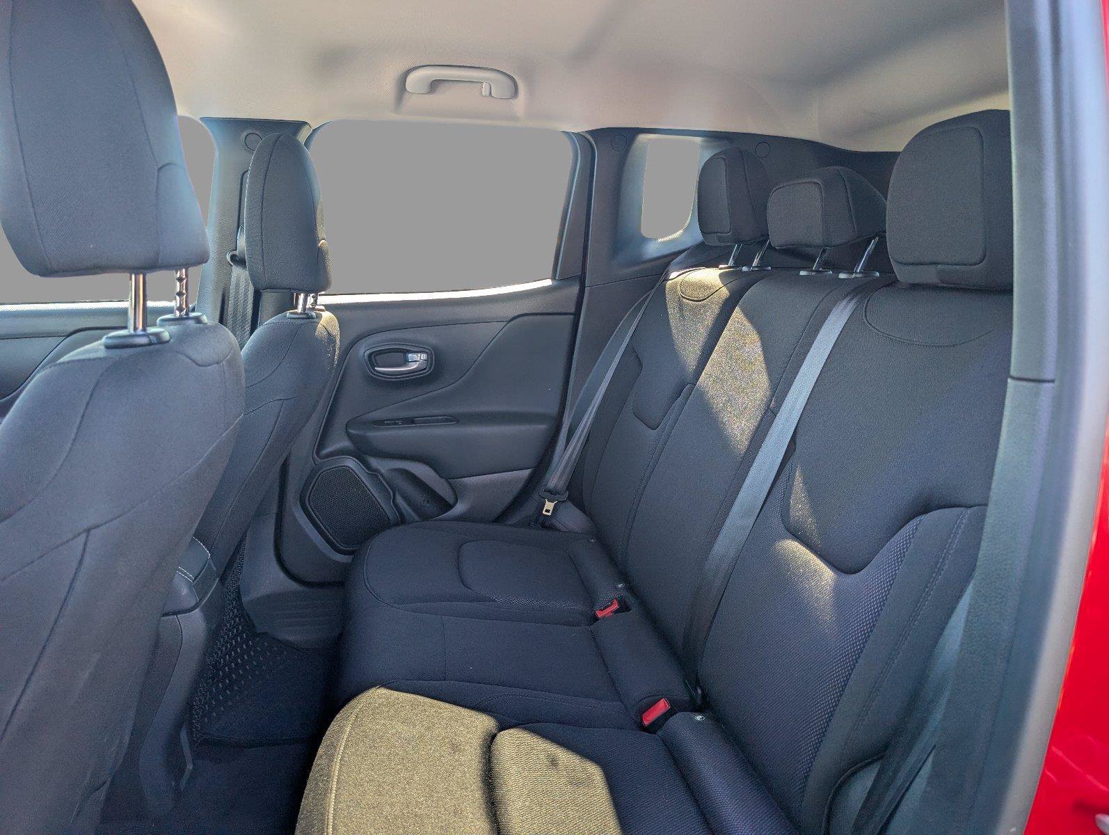 Used 2023 Jeep Renegade Latitude AWD/4WD image 35