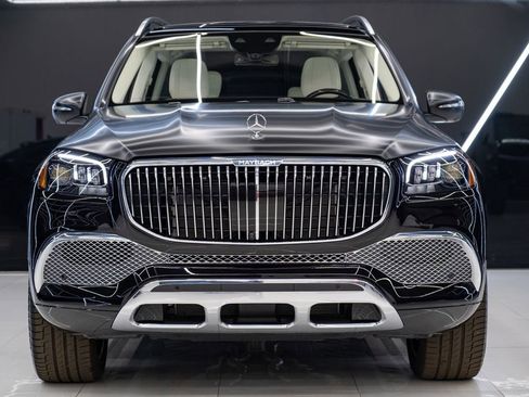 Used 2022 Mercedes-Benz Maybach GLS 600 4MATIC image 2
