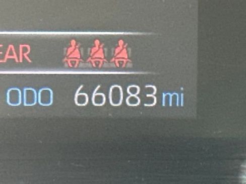 Used 2019 Toyota RAV4 LE w/ Carpet Mat Package image 14