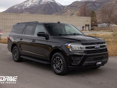 Used 2024 Ford Expedition Max XLT image 2