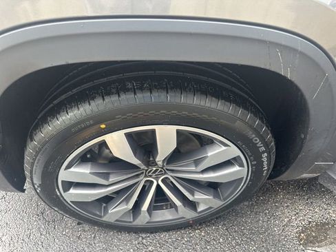 Used 2021 Volkswagen Atlas SEL R-Line AWD/4WD image 18