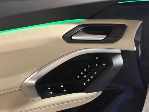 Certified 2025 Audi Q5 Premium w/ Convenience Package image 13