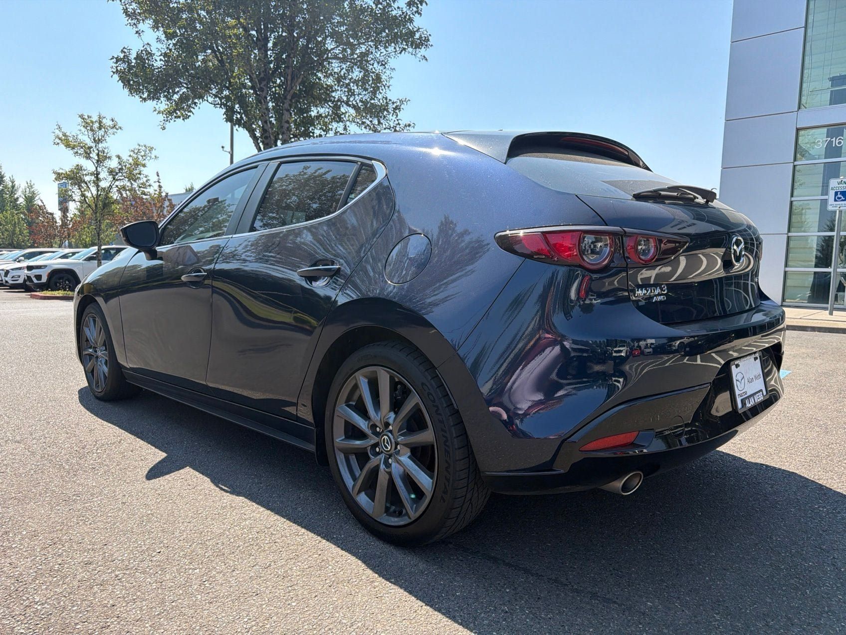 Used 2020 MAZDA MAZDA3 AWD Hatchback w/ Preferred Pkg image 2