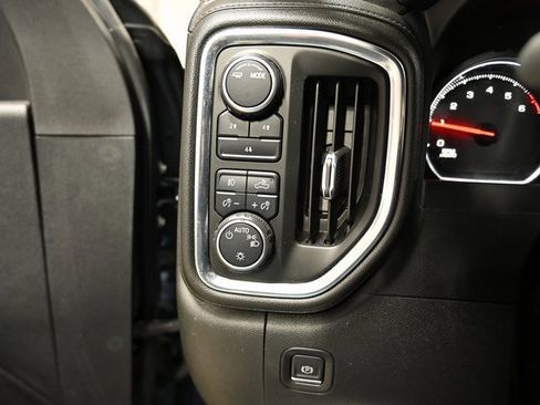 Used 2022 Chevrolet Silverado 2500 LT w/ Convenience Package image 24