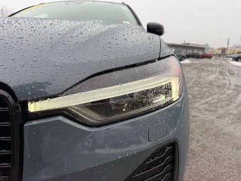 Certified 2023 Volvo XC60 B6 Ultimate w/ Protection Package Premier image 12