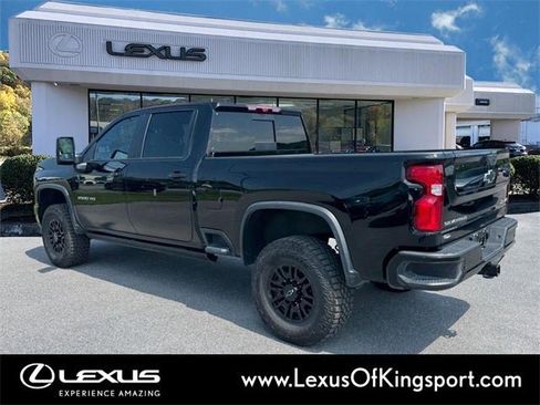 Used 2024 Chevrolet Silverado 2500 ZR2 w/ Technology Package image 3