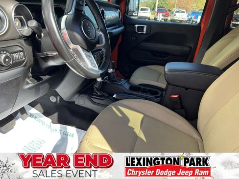 Used 2020 Jeep Wrangler Unlimited Sahara image 14