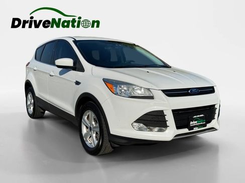 Used 2016 Ford Escape SE w/ SE Cold Weather Package image 3