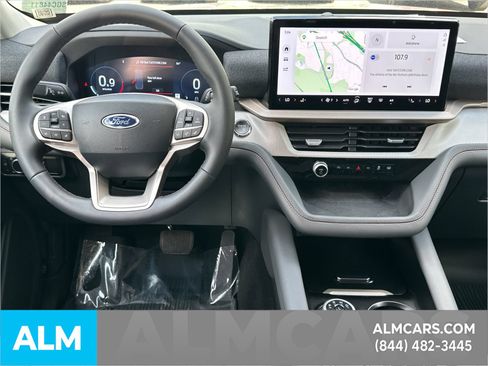 Used 2025 Ford Explorer Active AWD/4WD image 27