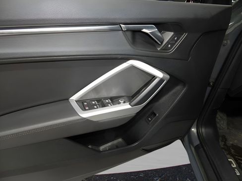 Used 2020 Audi Q3 2.0T Premium w/ Convenience Package image 12