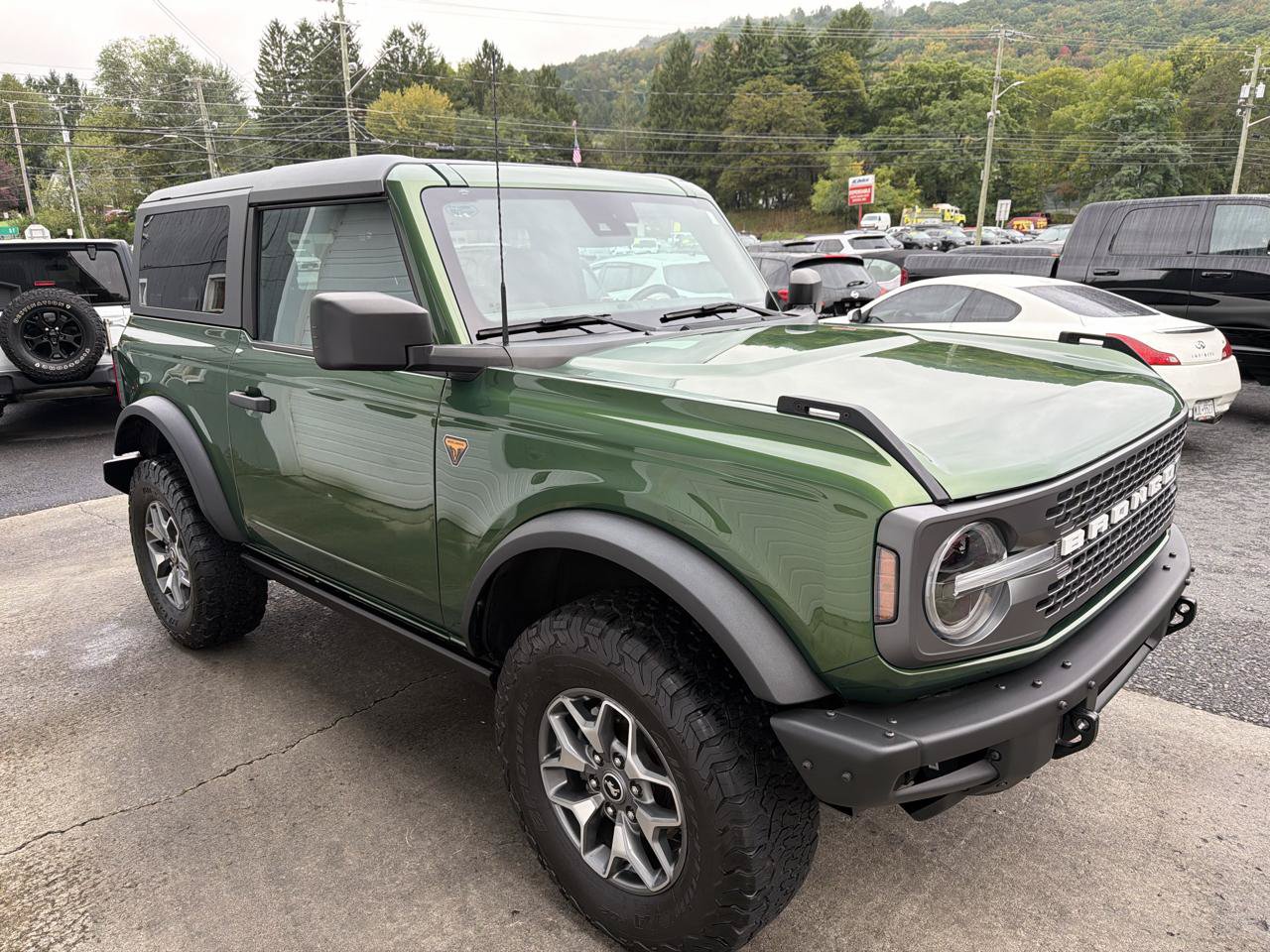 Used 2022 Ford Bronco Badlands AWD/4WD image 3