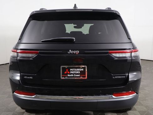 Used 2023 Jeep Grand Cherokee Laredo AWD/4WD image 10
