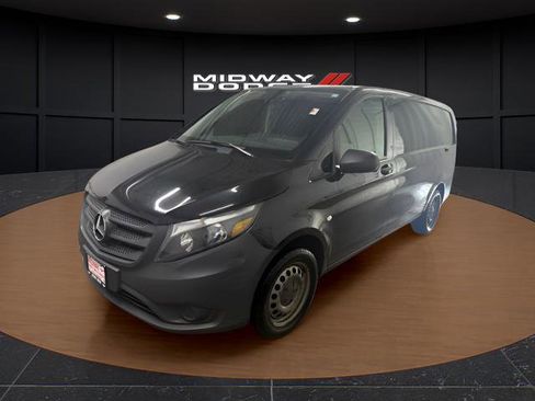 Used 2016 Mercedes-Benz Metris image 2