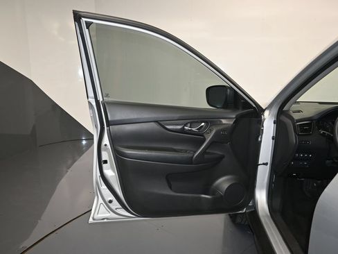 Used 2019 Nissan Rogue SL FWD image 10