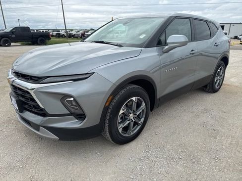 Used 2025 Chevrolet Blazer LT AWD/4WD image 1