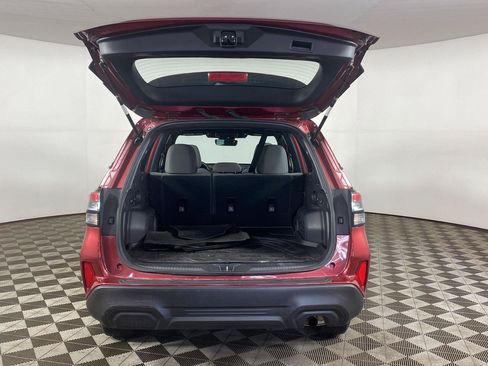 Used 2025 Subaru Forester AWD/4WD image 7