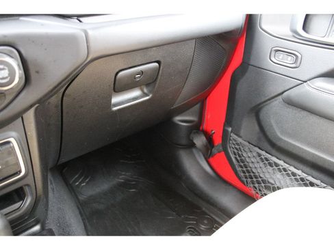 Used 2018 Jeep Wrangler Unlimited Sahara w/ Dual Top Group image 38