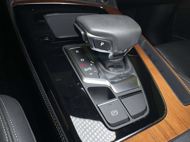 Used 2023 Audi Q5 2.0T Premium Plus w/ Premium Plus Package AWD/4WD image 30