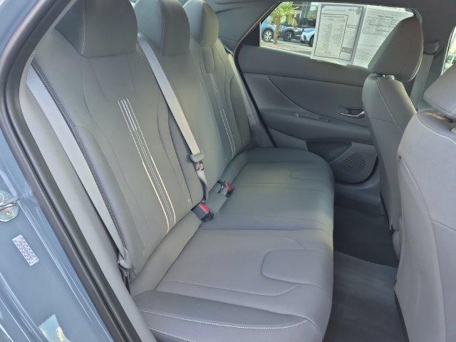 Used 2023 Hyundai Elantra SEL w/ Convenience Package FWD image 31