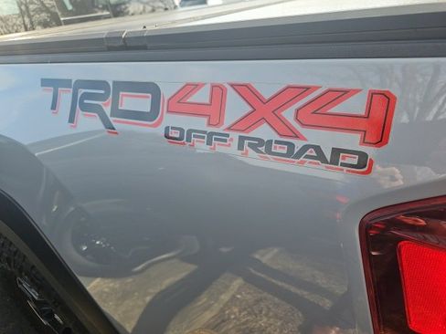 Used 2019 Toyota Tacoma TRD Off-Road image 7