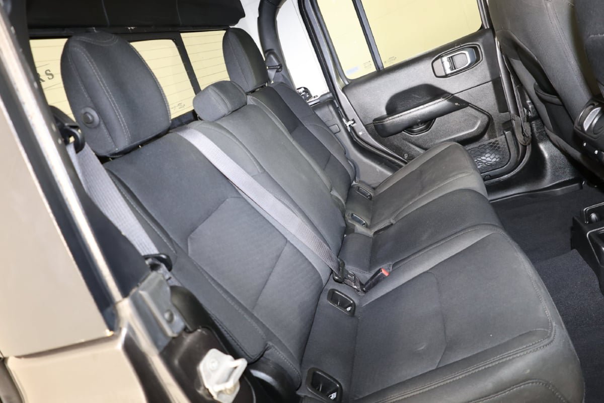 Used 2022 Jeep Gladiator Overland AWD/4WD image 29