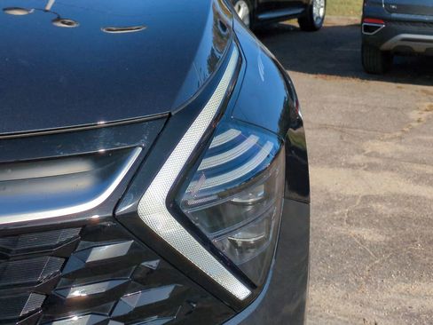 Certified 2023 Kia Sportage SX image 10