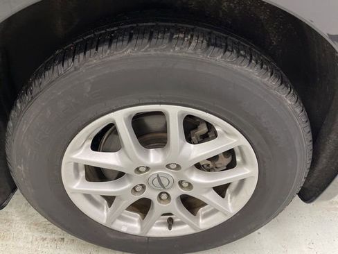 Used 2023 Chrysler Pacifica Touring-L image 7