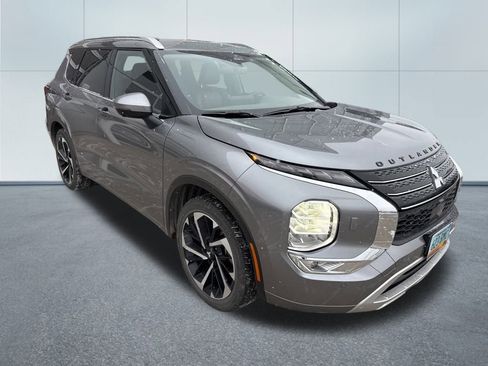 Used 2022 Mitsubishi Outlander SEL image 3