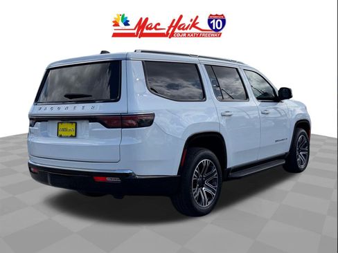 Used 2024 Jeep Wagoneer 4WD w/ Premium Group I image 7