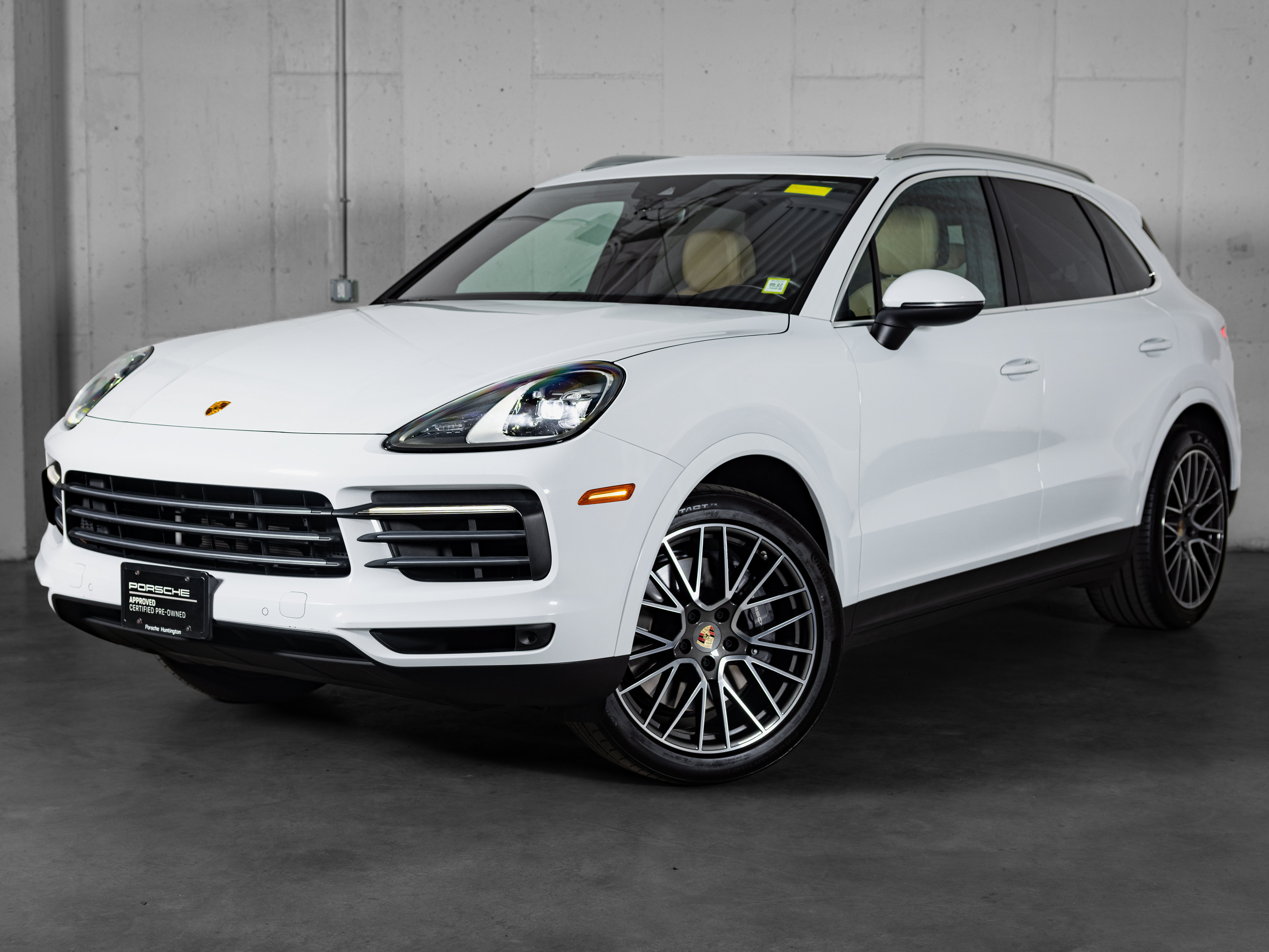 Certified 2023 Porsche Cayenne AWD/4WD image 1