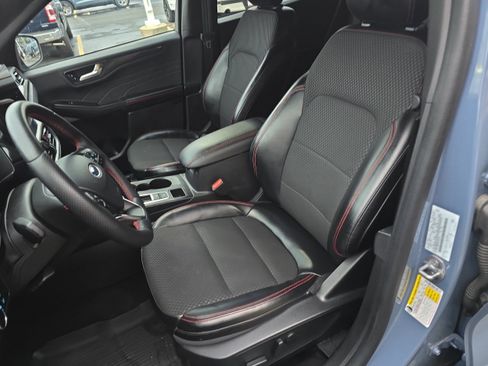 Used 2024 Ford Escape ST-Line w/ Tech Pack #1 AWD/4WD image 9