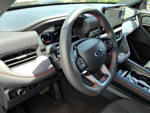 Certified 2025 Ford Explorer ST AWD/4WD image 18
