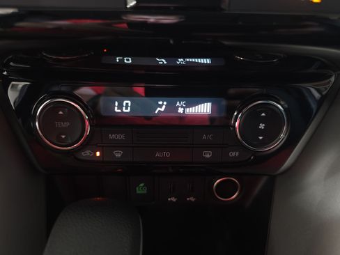 Used 2018 Mitsubishi Eclipse Cross LE AWD/4WD image 19