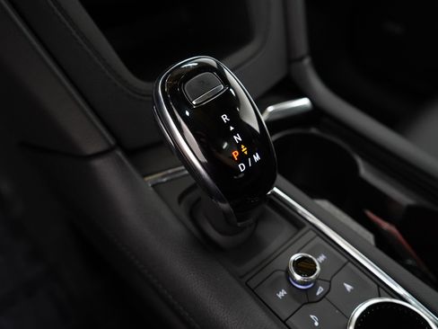 Used 2025 Cadillac XT6 Premium Luxury w/ Technology Package image 28