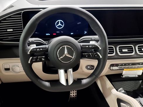 New 2026 Mercedes-Benz GLS 450 4MATIC image 18