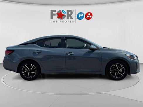 Used 2025 Nissan Sentra SV FWD image 6