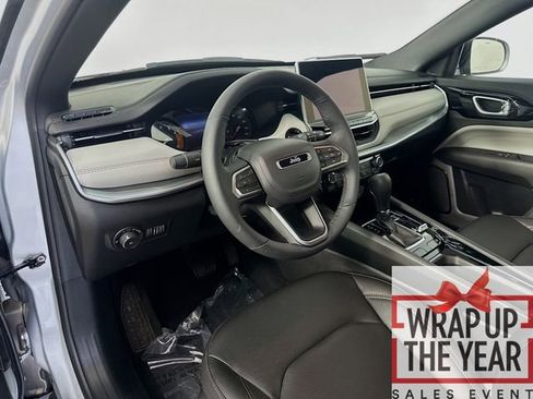 Used 2024 Jeep Compass Limited image 9