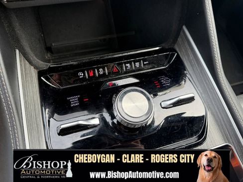 Used 2024 Jeep Wagoneer Series III AWD/4WD image 28