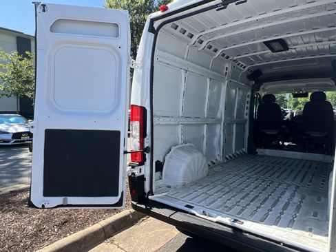 Used 2025 RAM ProMaster 2500 w/ Convenience Group FWD image 23