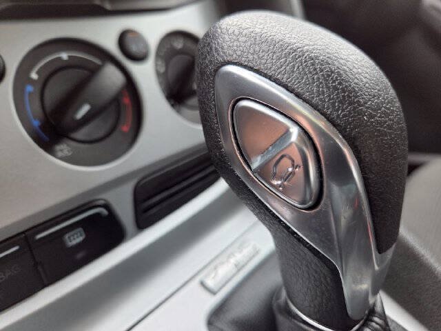 Used 2014 Ford Focus SE FWD image 30