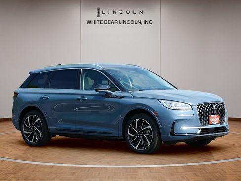 Used 2024 Lincoln Corsair Grand Touring w/ Equipment Group 302A AWD/4WD image 3