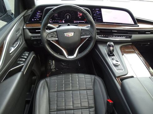 Certified 2022 Cadillac Escalade Sport Platinum w/ Heavy-Duty Trailer Package AWD/4WD image 13