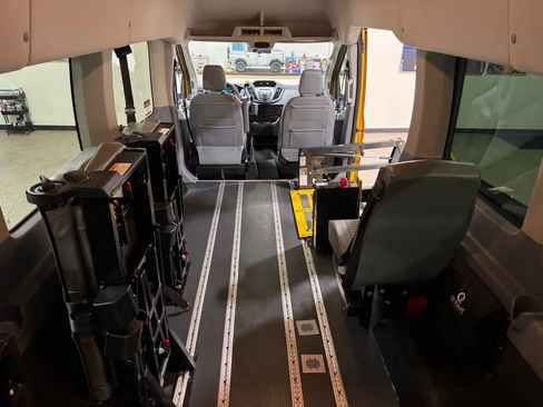 Used 2019 Ford Transit 350 XL image 45