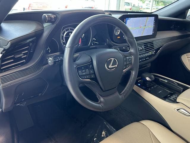 Used 2021 Lexus LS 500 AWD w/ Accessory Package (Z1) image 17
