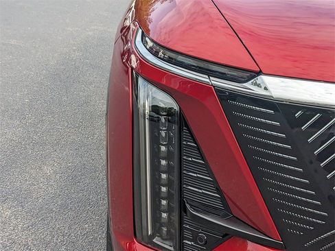 New 2026 Cadillac Vistiq Luxury w/ LPO, Floor Liner Package image 12