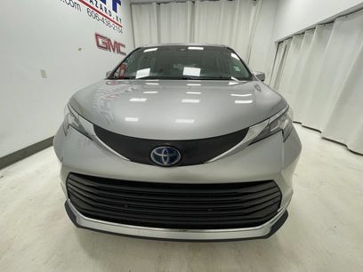 Used 2023 Toyota Sienna XLE