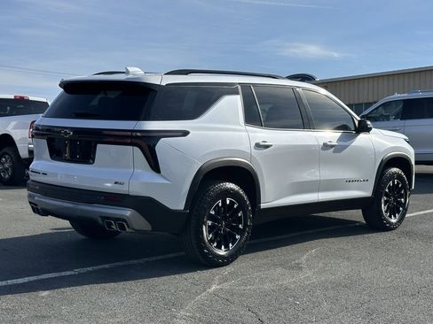 Used 2025 Chevrolet Traverse Z71 w/ Driver Confidence Package image 9