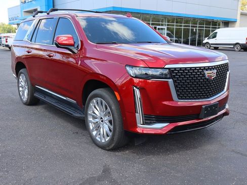 Used 2023 Cadillac Escalade Premium Luxury AWD/4WD image 2