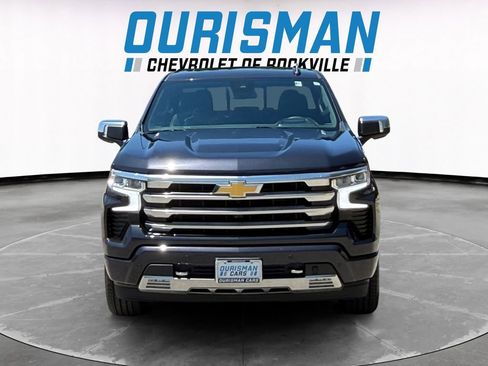 Used 2024 Chevrolet Silverado 1500 High Country w/ High Country Premium Package AWD/4WD image 8